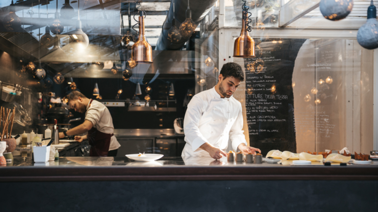 restaurant financial metrics investors analyze when evaluating restaurant concepts